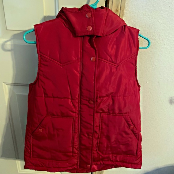 Red Beverly Hill Polo Club puffer vest - Picture 2 of 3